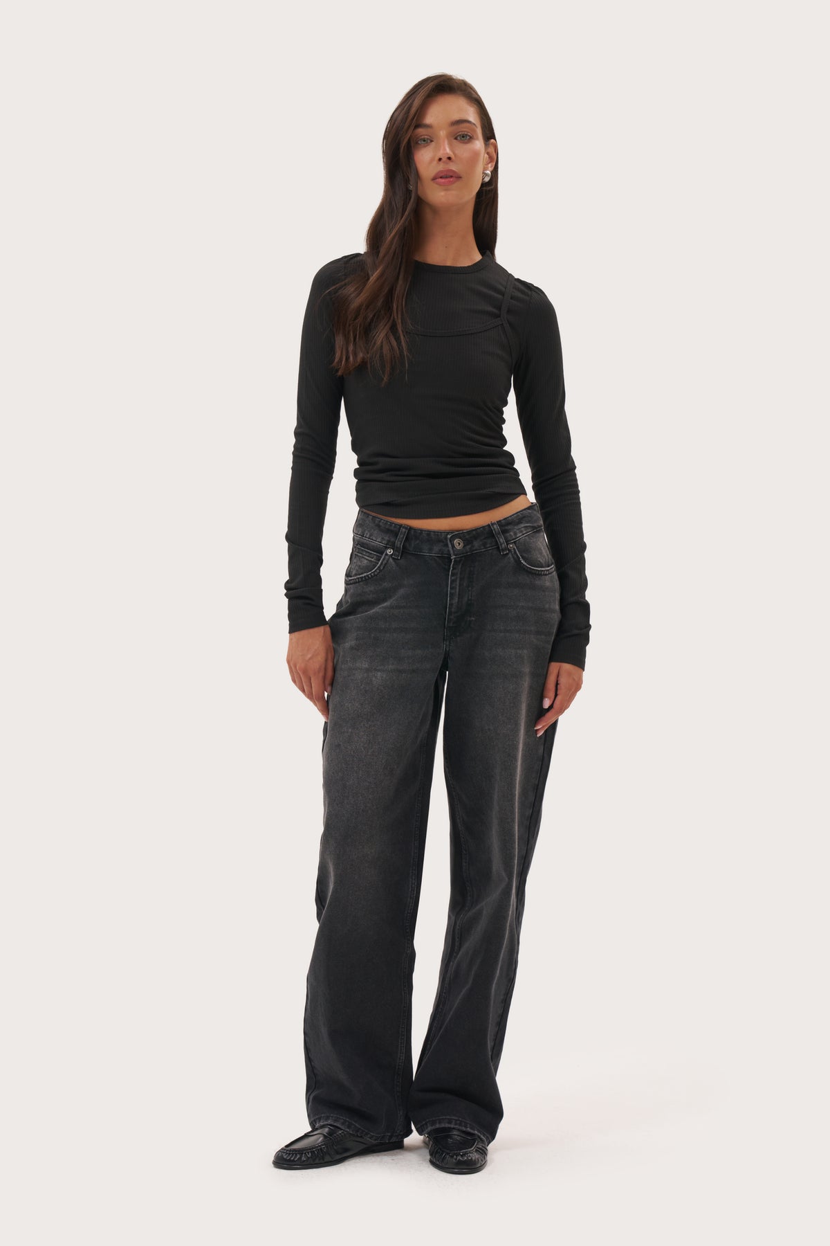 Relaxed V Waist Jeans - Black