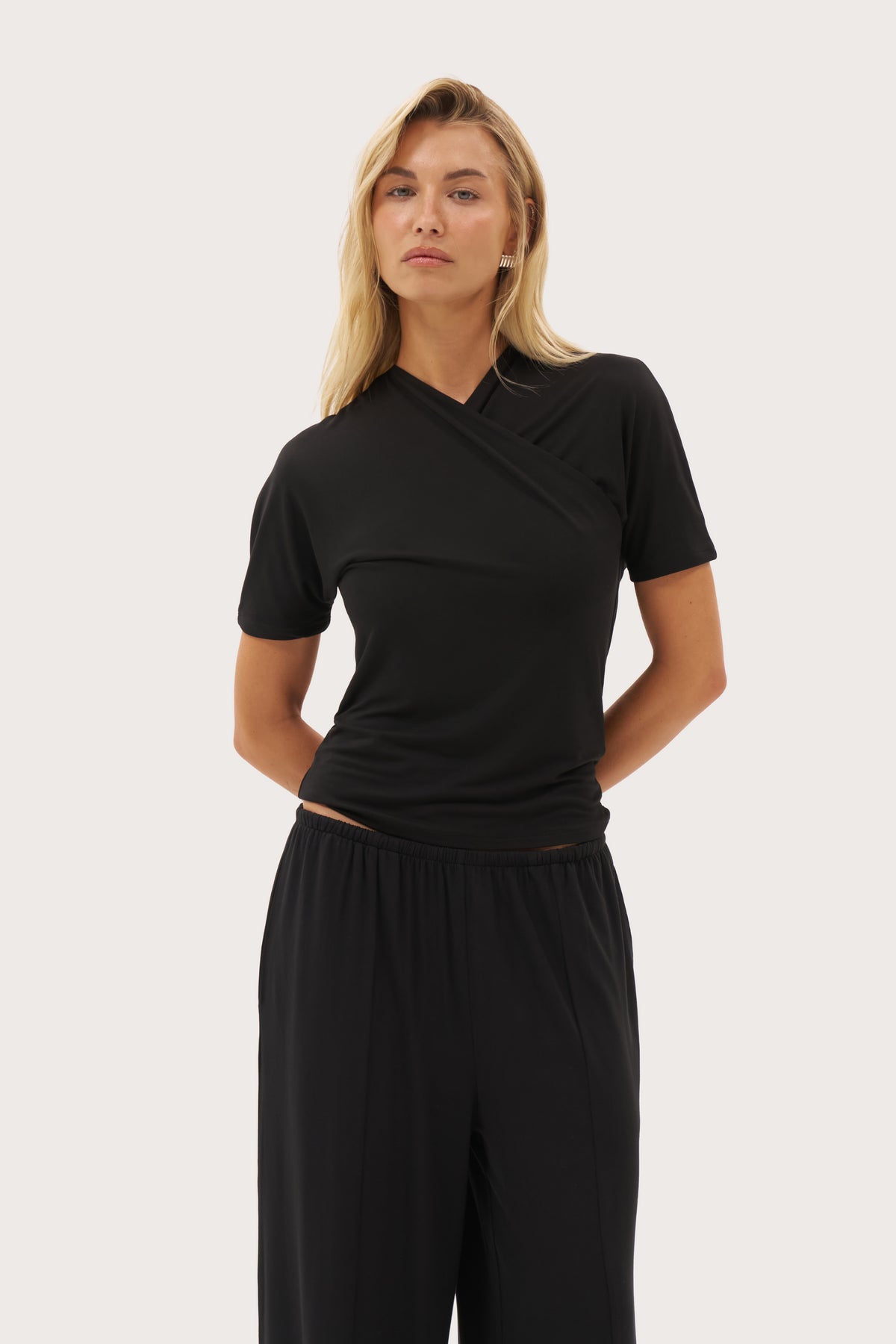 Chia Crossover Tee - Black