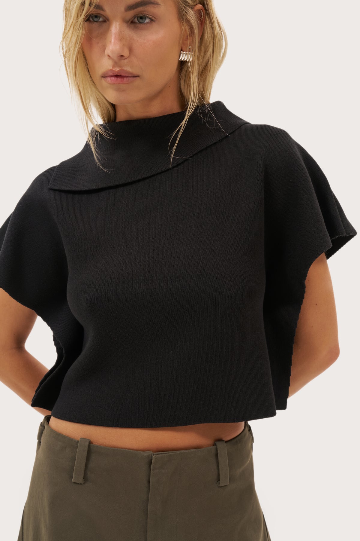 Folded Collar Knit Top - Black