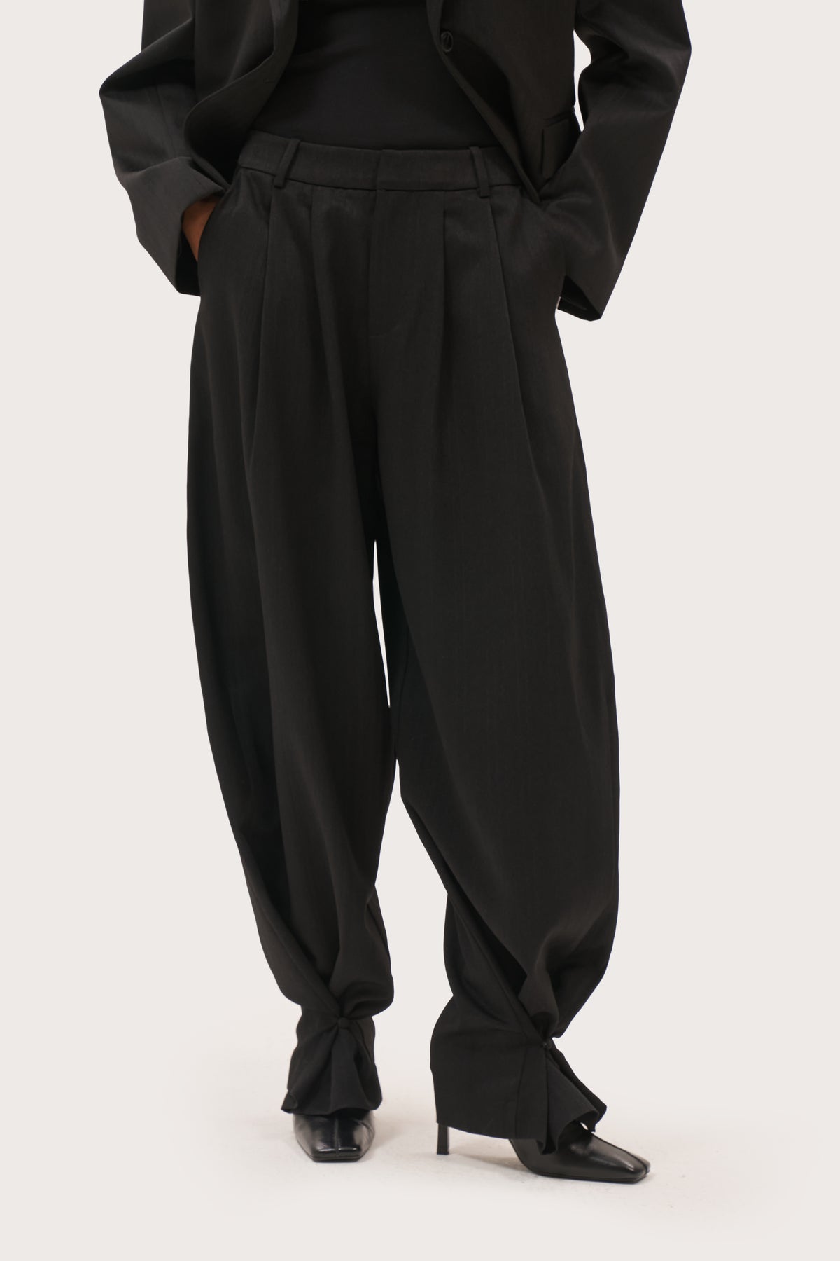 Relaxed Balloon Tailored Trousers - Black