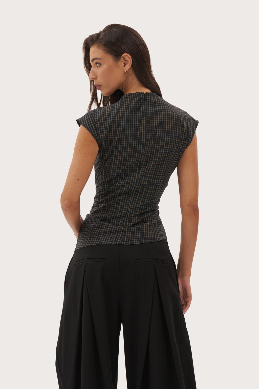 Frame Sleeveless Top - Black