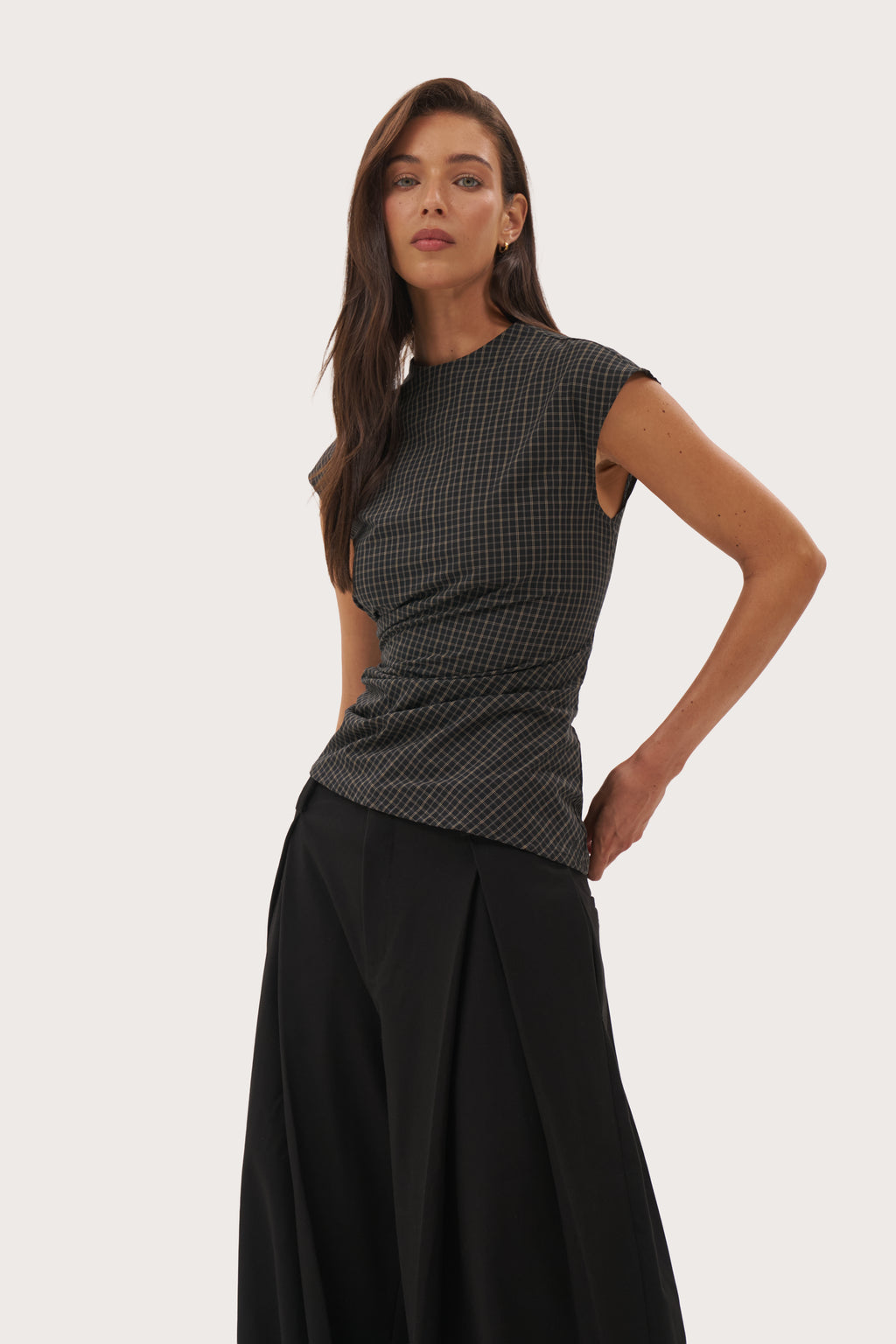 Frame Sleeveless Top - Black