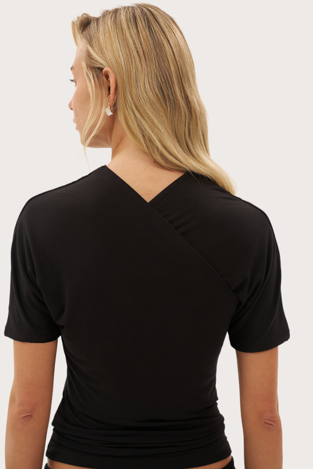 Chia Crossover Tee - Black