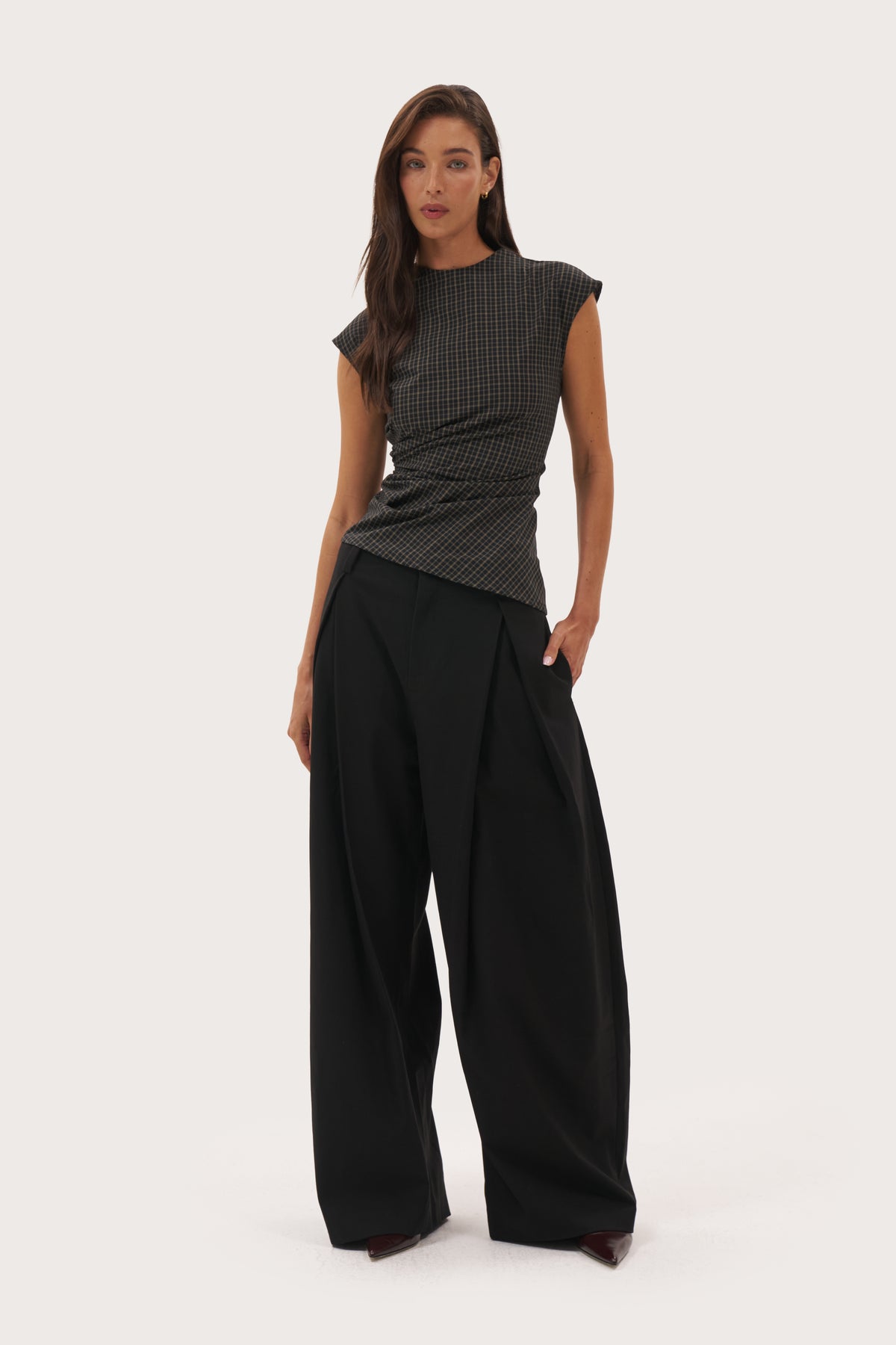 Frame Sleeveless Top - Black
