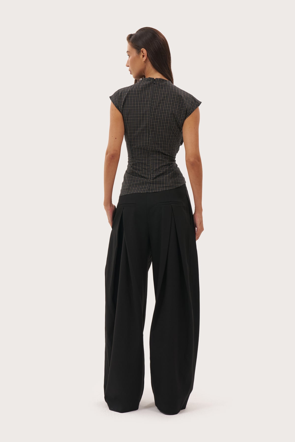 Frame Sleeveless Top - Black
