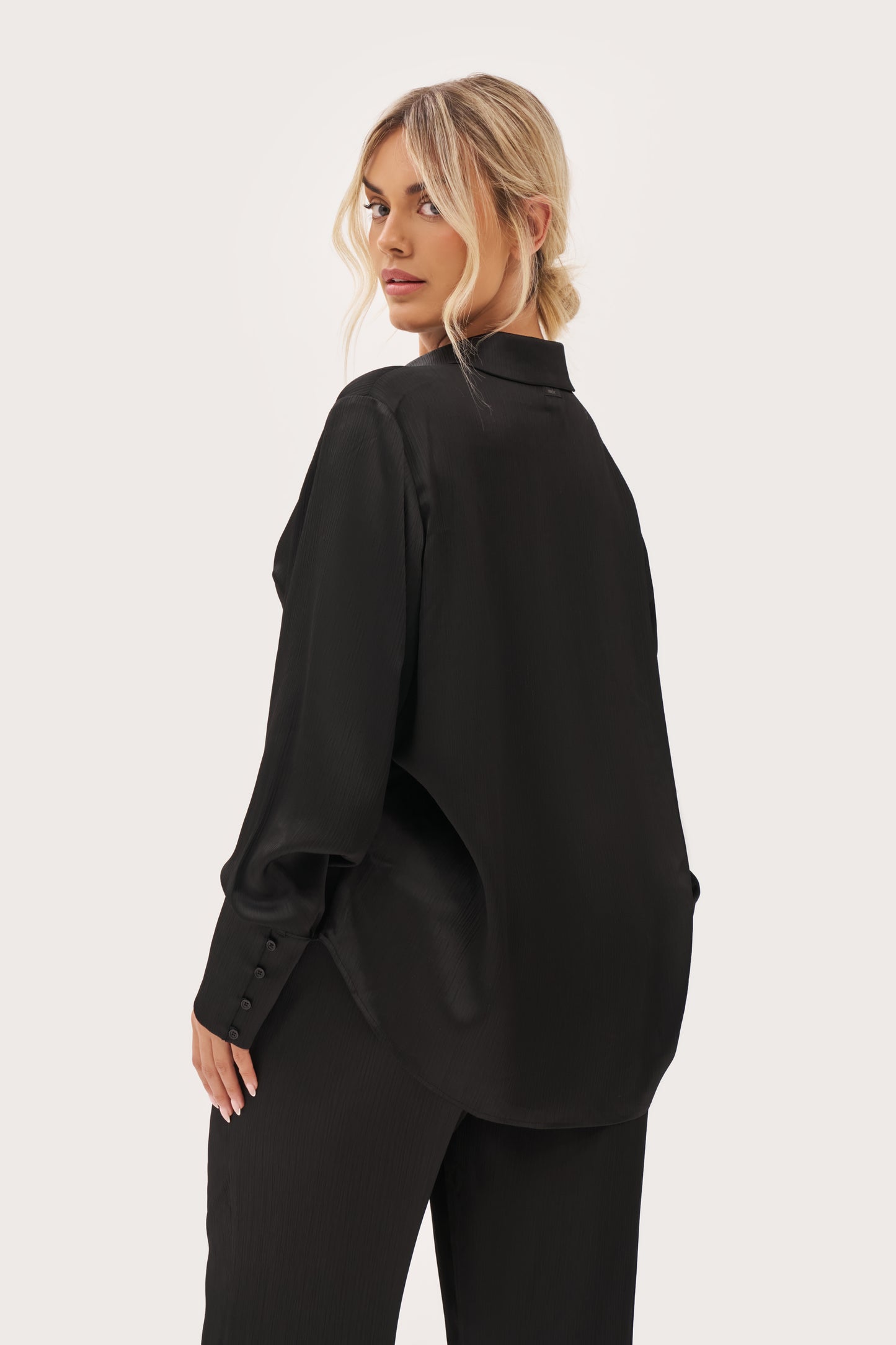 Vacation Mini Pleat Shirt with Scarf - Black