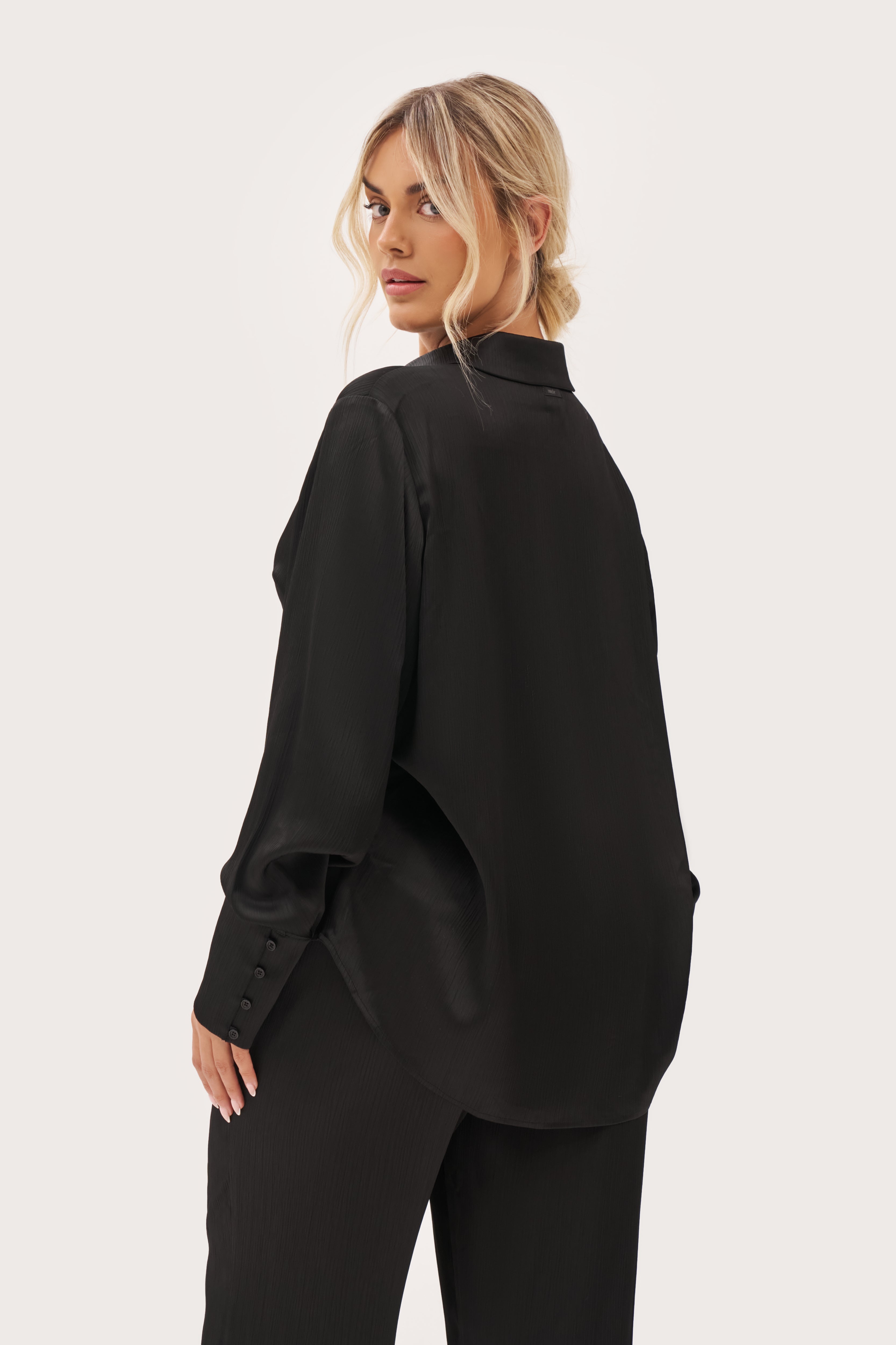 Vacation Mini Pleat Shirt with Scarf - Black