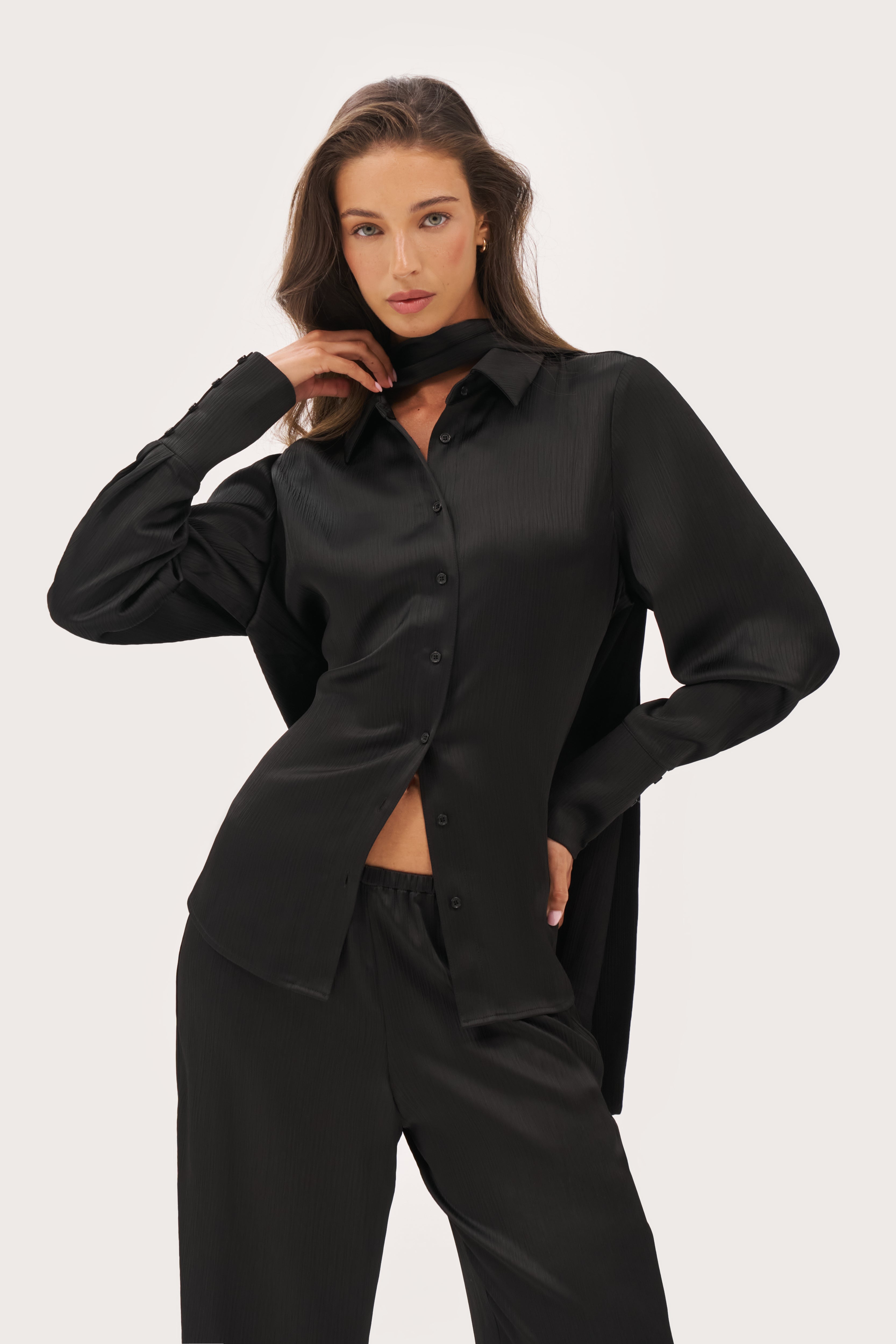 Vacation Mini Pleat Shirt with Scarf - Black