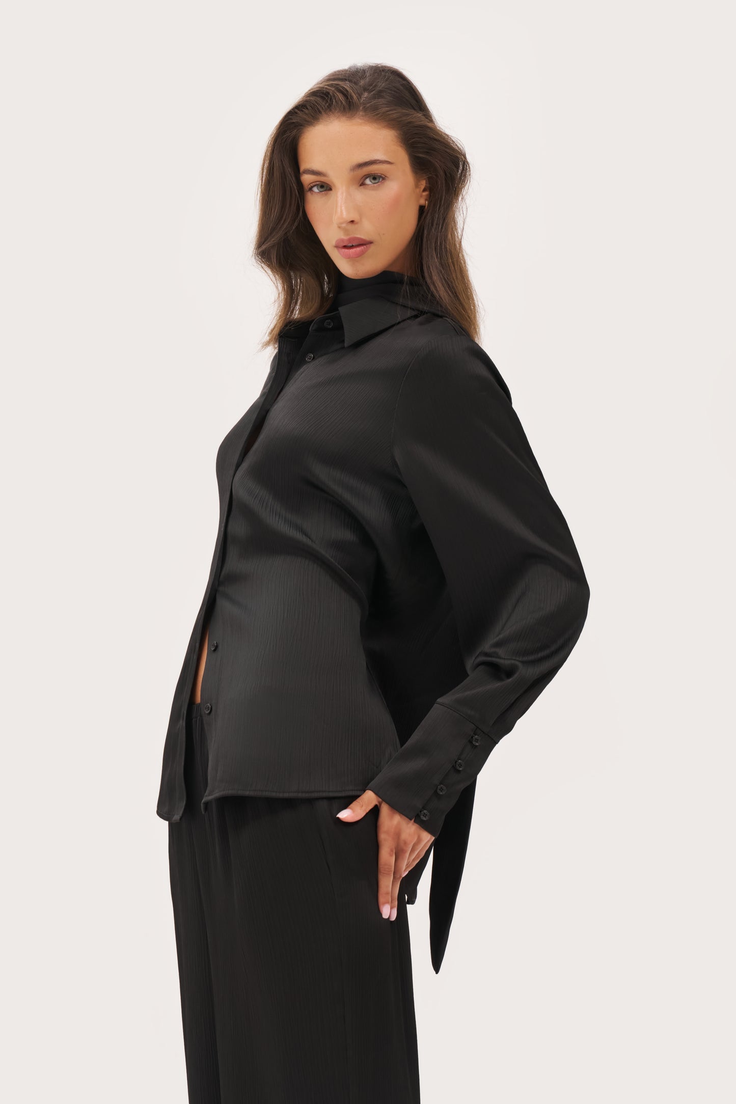 Vacation Mini Pleat Shirt with Scarf - Black