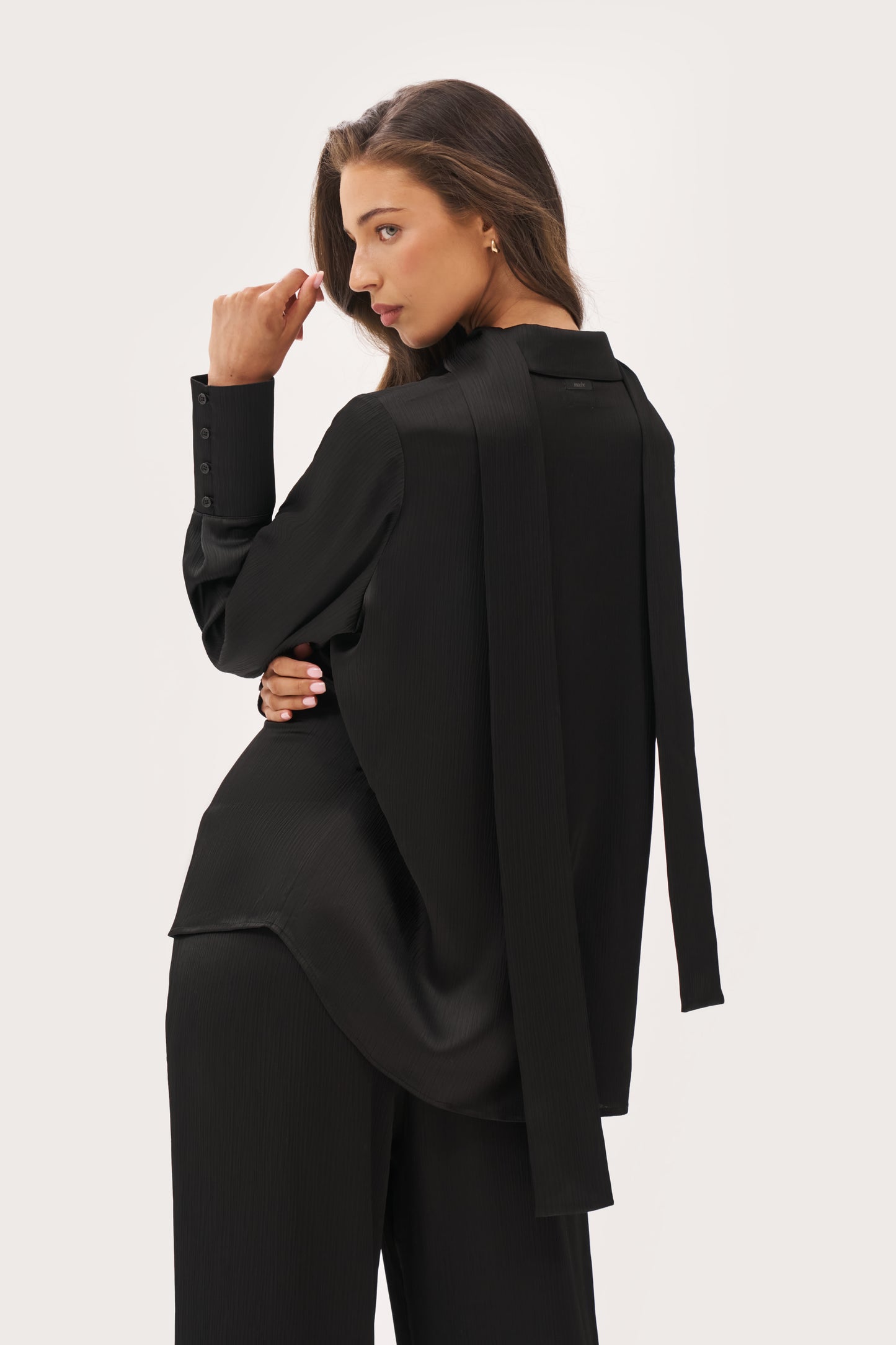 Vacation Mini Pleat Shirt with Scarf - Black