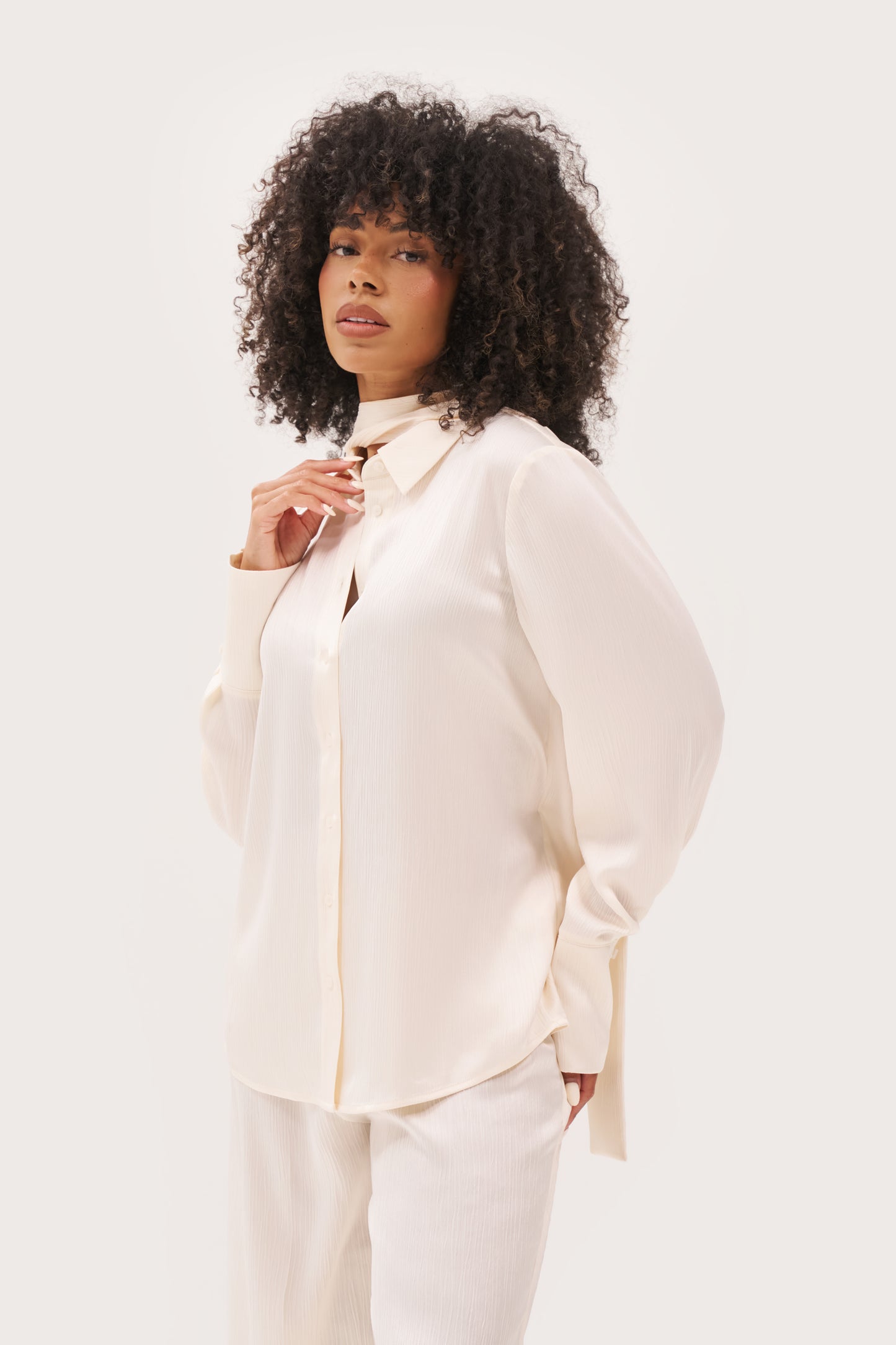 Vacation Mini Pleat Shirt with Scarf - Cream