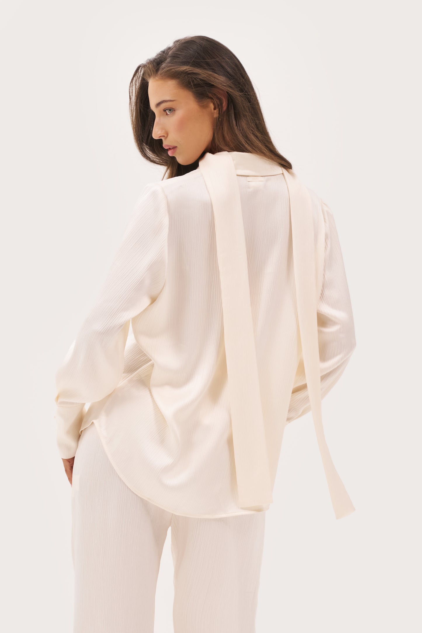 Vacation Mini Pleat Shirt with Scarf - Cream