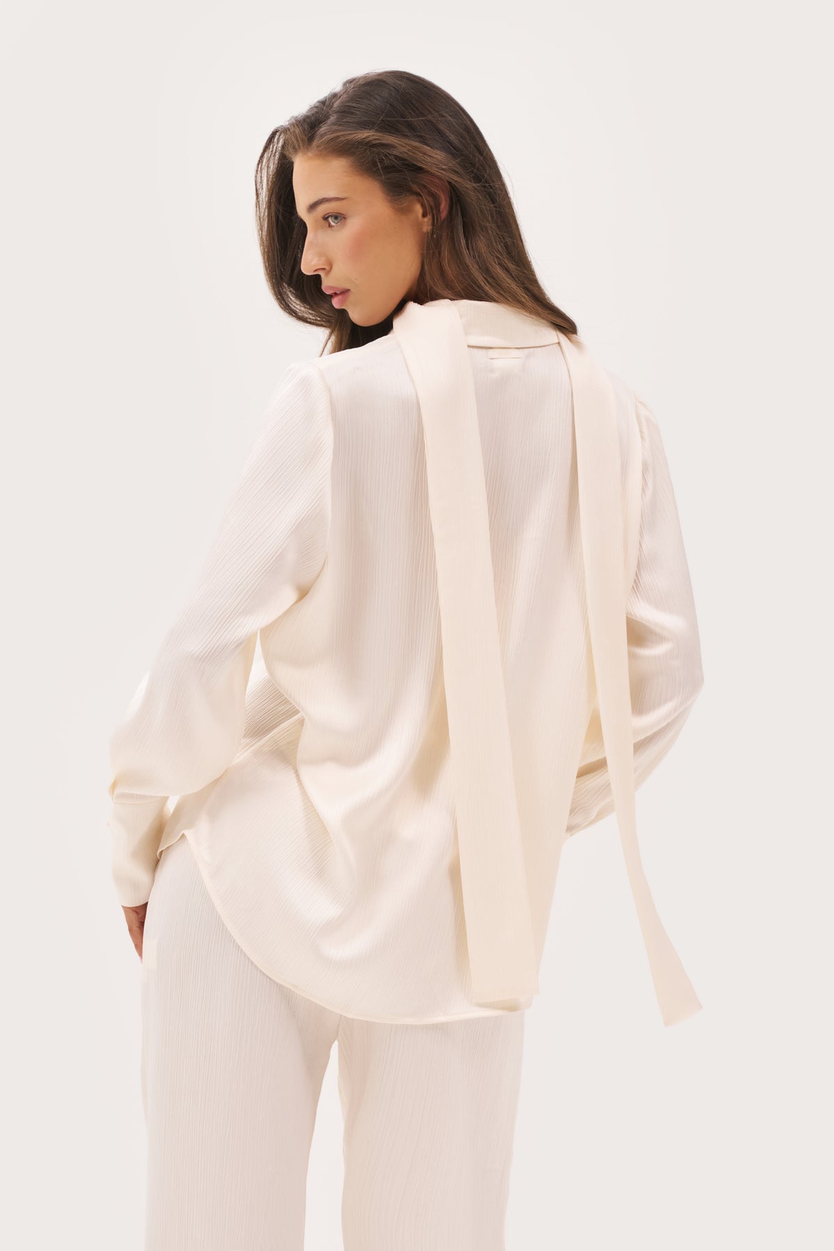 Vacation Mini Pleat Shirt with Scarf - Cream