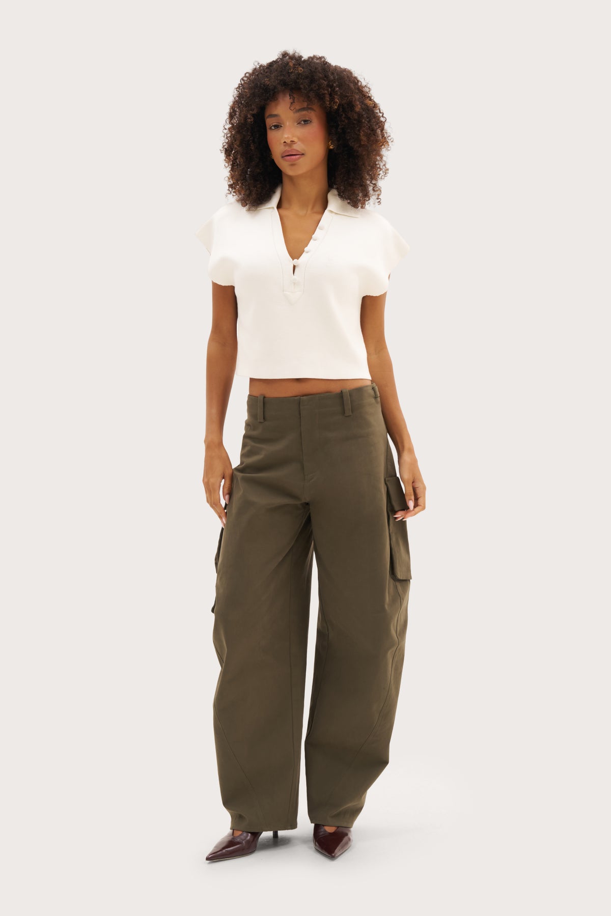 Cropped Knitted Wide Shoulder Top - White