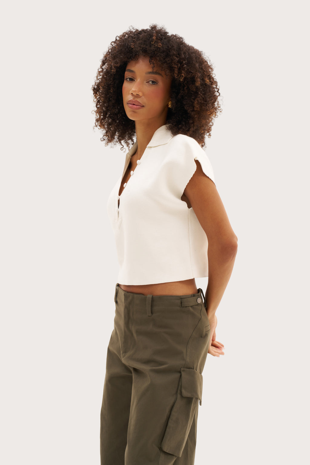 Cropped Knitted Wide Shoulder Top - White