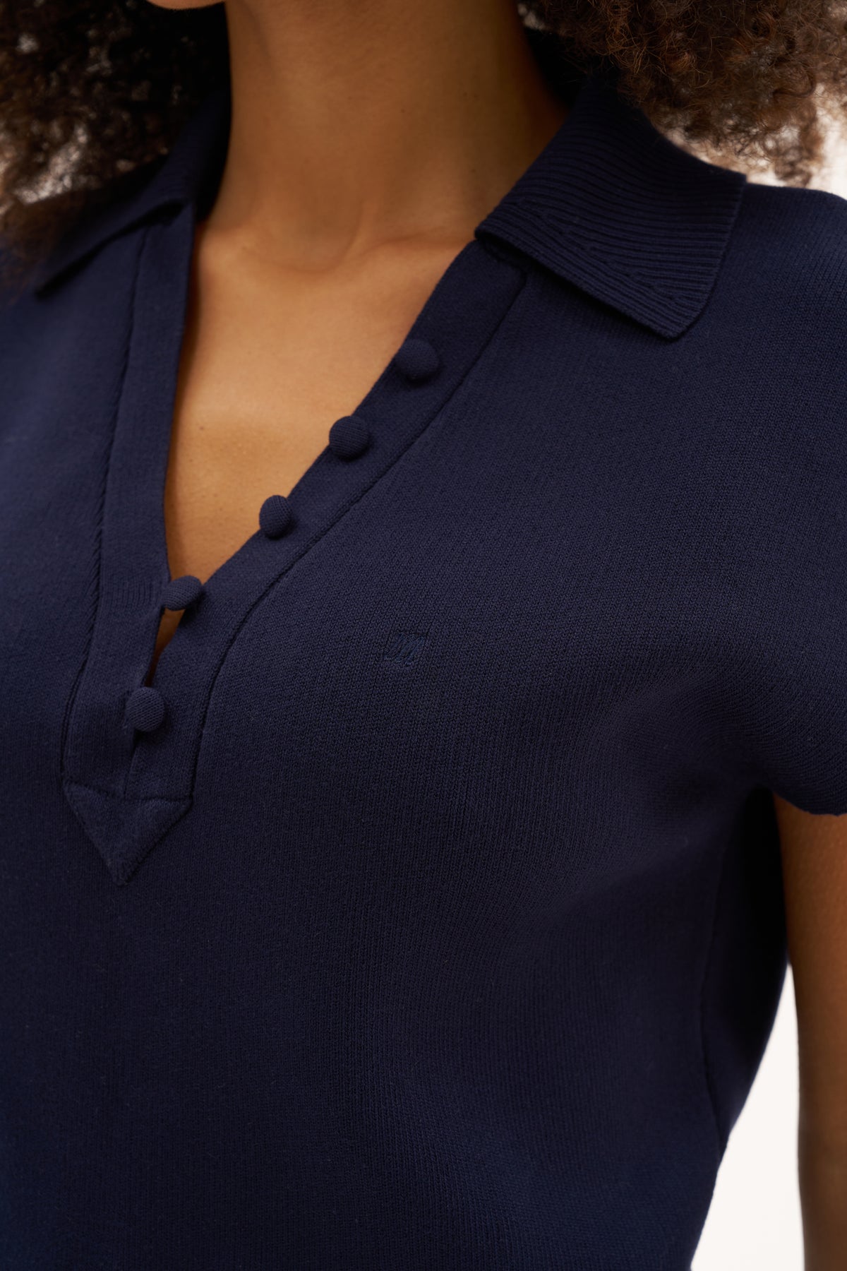 Cropped Knitted Wide Shoulder Top - Navy