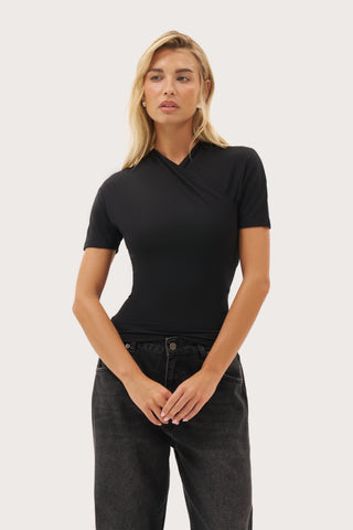 Chia Crossover Tee - Black