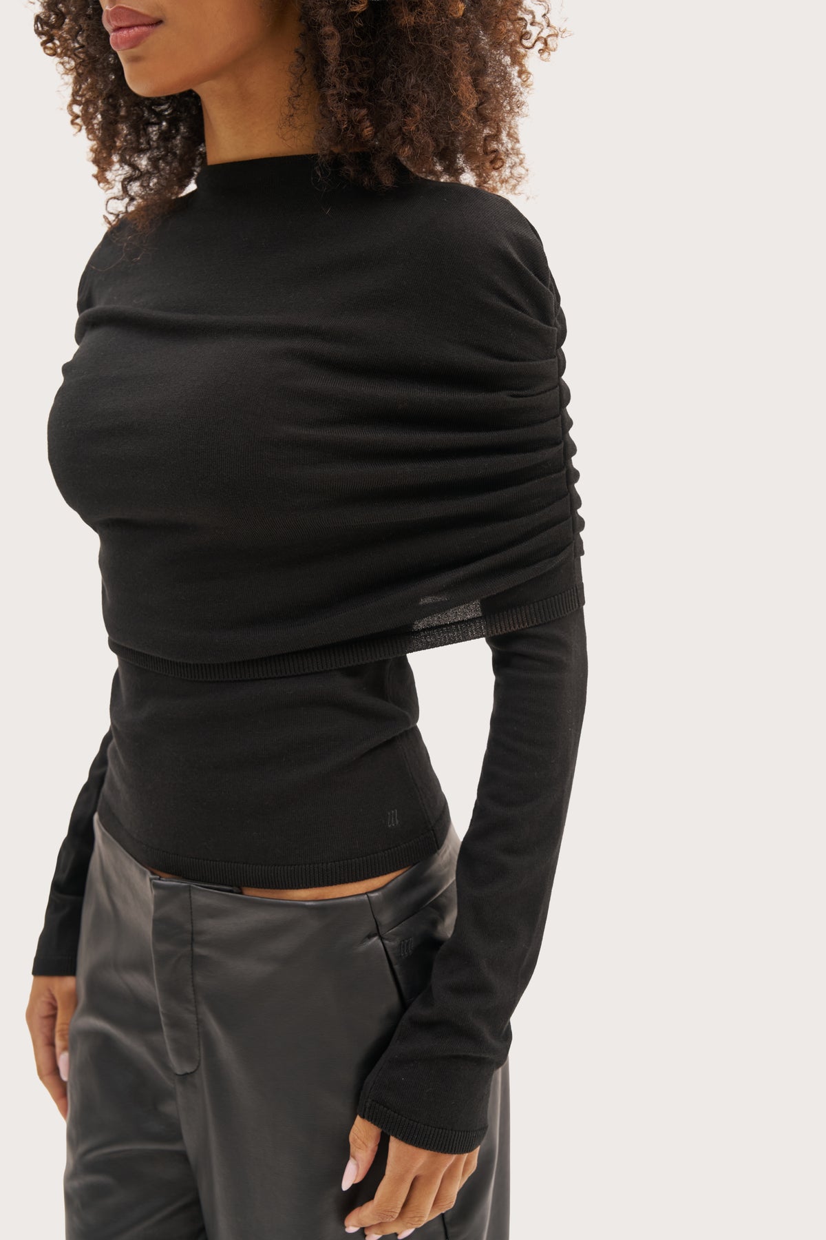 Avelia Layered Top - Black
